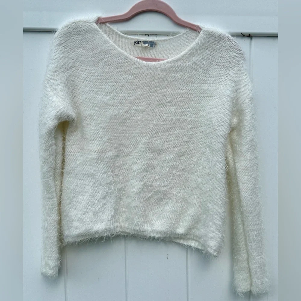 Jolt Brand Long Sleeves Fuzzy Sweater In Winter White/Creme. Size Medium. EUC.